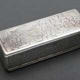 Elongated box with ornamental floral decoration an… - photo 2
