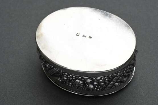 Small oval box with embossed motif ‘Shepherd scene… - photo 3 Small oval box with embossed motif ‘Shepherd scene… - photo 3