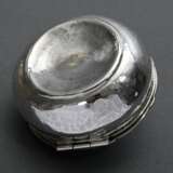 Round hammered tin with opal glass cabochon on mul… - photo 2