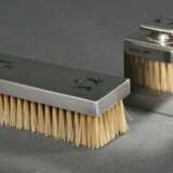 2 Various items from an English beauty set with bl… - фото 2