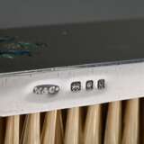 2 Various items from an English beauty set with bl… - фото 4