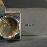 2 Various items from an English beauty set with bl… - фото 5