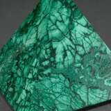 Malachit Briefbeschwerer Pyramide, 20.Jh., 14,3x15… - Foto 1