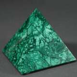 Malachit Briefbeschwerer Pyramide, 20.Jh., 14,3x15… - Foto 2