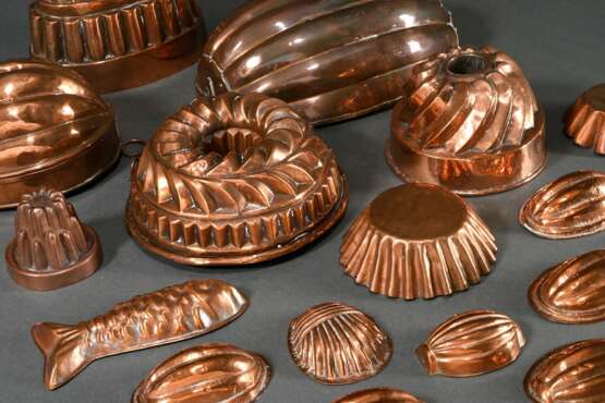 15 Diverse Teile alte Kupfer Backformen für Kuchen… - Foto 1