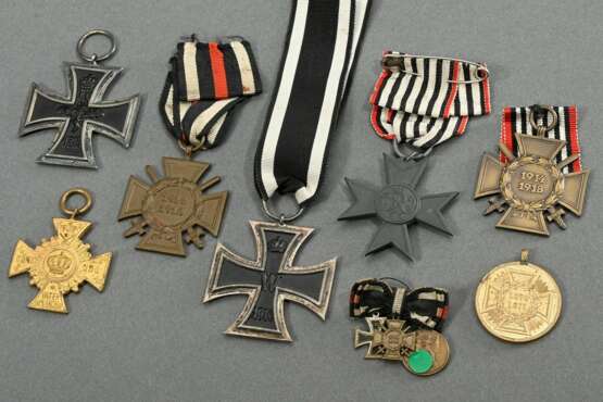 8 Various medals and decorations from the 19th c. … - photo 1 8 Various medals and decorations from the 19th c. … - photo 1