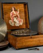 Produktkatalog. Kalliope mit 40 Lochblechplatten mit diversen Tite…