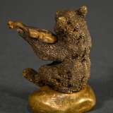 Feuervergoldete Bronze "Geige spielender Bär" mit … - Foto 2