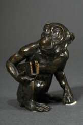 Unbekannter Künstler um 1900 „Affe mit Buch“, Bron…