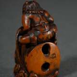 Boxwood netsuke ‘Oni with Raiden's drum and Futen'… - photo 3