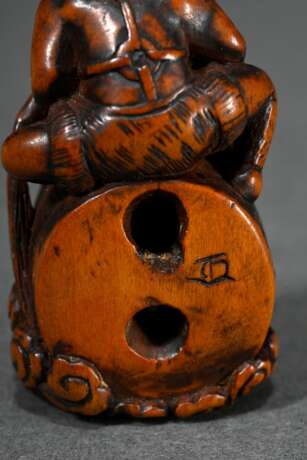 Boxwood netsuke ‘Oni with Raiden's drum and Futen'… - photo 5 Boxwood netsuke ‘Oni with Raiden's drum and Futen'… - photo 5