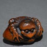 Boxwood Shunga Netsuke ‘Kappa opening a clam’ with… - photo 1