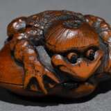 Boxwood Shunga Netsuke ‘Kappa opening a clam’ with… - photo 4