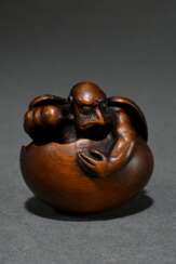Boxwood netsuke ‘Tengu no tamago’, aggressive-look…