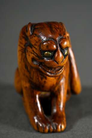 Boxwood netsuke ‘Tiger’ with inlaid brass eyes, Ja… - photo 3 Boxwood netsuke ‘Tiger’ with inlaid brass eyes, Ja… - photo 3