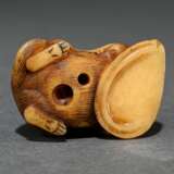 Walrus tooth netsuke ‘Puppy with Awabi Snail’ in t… - photo 4