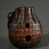 Boxwood netsuke in the shape of a tobacco pouch wi… - photo 2