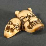 Mingei Hirschhorn netsuke ‘2 masks: Oni and Usofuk… - photo 3