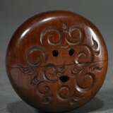 Rare boxwood Hako netsuke ‘Shishi on rocks’, circa… - photo 2
