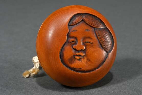 Boxwood Manju netsuke with ‘Okame’ and “mushroom” … - photo 1