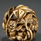 Manju netsuke carved on all sides from deer antler… - photo 1