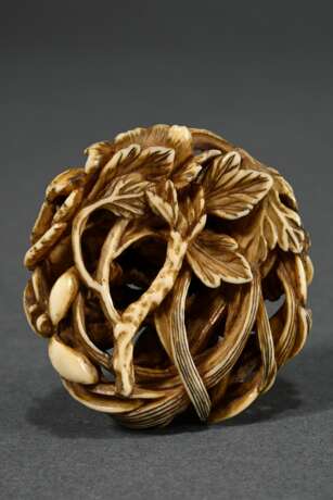 Manju netsuke carved on all sides from deer antler… - photo 2