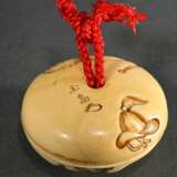 Ivory Manju Netsuke ‘Karako with long-nosed Tengu … - photo 3