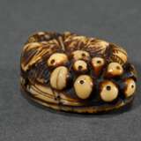 Deer horn Manju netsuke ‘Loquats, persimmons and b… - photo 4
