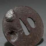 Rundes Eisen Tsuba "Awabischnecke und Pilgermusche… - Foto 4