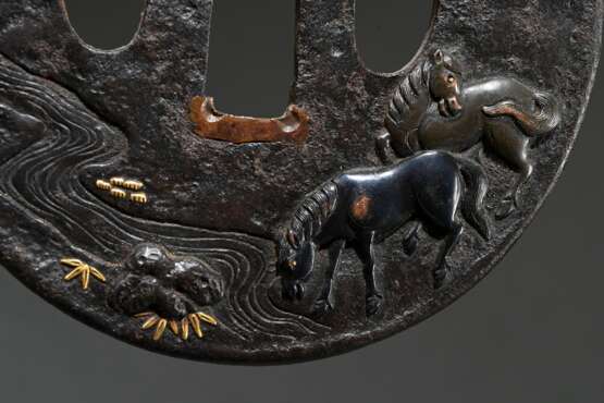Round oval iron tsuba with shibuichi, gold and cop… - photo 3