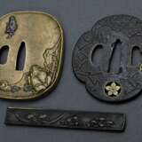 3 Various Japanese sword fittings: Iron tsuba in m… - photo 1