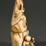 Two-piece ivory okimono ‘Kannon statue on a mounta… - photo 2