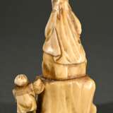 Two-piece ivory okimono ‘Kannon statue on a mounta… - photo 3