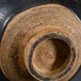 Teeschale aus bräunlichem Steinzeugscherben mit ma… - Foto 4