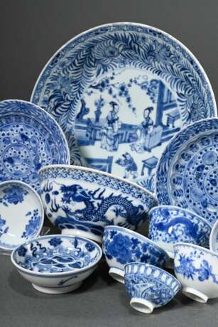 13 Various pieces of Chinese porcelain with differ… - photo 1