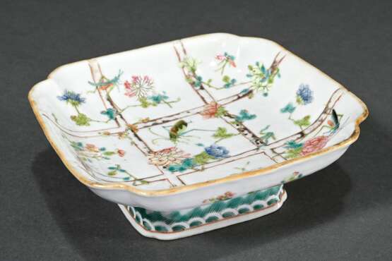 Chinese porcelain footed bowl in square shape with… - photo 1 Chinese porcelain footed bowl in square shape with… - photo 1