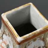 Chinese porcelain baluster vase in an angular, elo… - photo 4