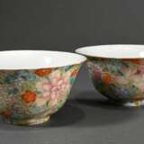 Pair of Chinese porcelain bowls with millefleur de… - photo 2