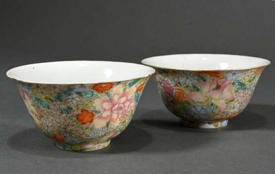 Pair of Chinese porcelain bowls with millefleur de… - photo 2