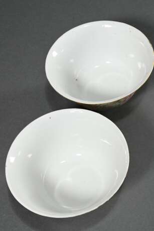 Pair of Chinese porcelain bowls with millefleur de… - photo 3