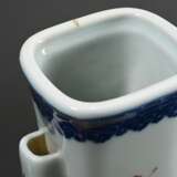 2 Various Chinese porcelain objects with famille r… - photo 5