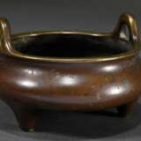 Bronze incense burner in a pressed bulbous shape o… - photo 1