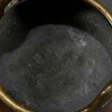 Bronze incense burner in a pressed bulbous shape o… - photo 4