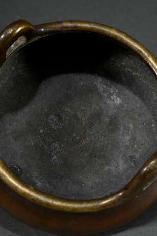 Bronze incense burner in a pressed bulbous shape o… - photo 4