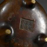 Bronze incense burner in a pressed bulbous shape o… - photo 5