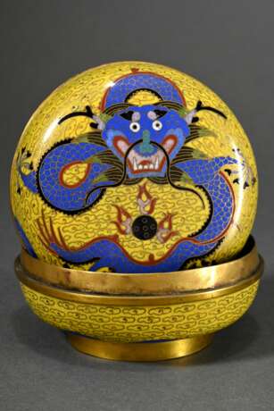 Round cloisonné box ‘Dragon’ on yellow background,… - photo 1 Round cloisonné box ‘Dragon’ on yellow background,… - photo 1