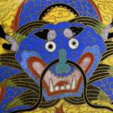 Round cloisonné box ‘Dragon’ on yellow background,… - photo 3