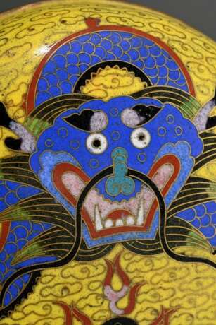 Round cloisonné box ‘Dragon’ on yellow background,… - photo 3 Round cloisonné box ‘Dragon’ on yellow background,… - photo 3