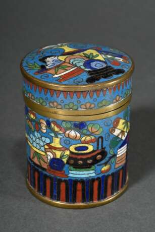 Cylindrical cloisonné box ‘Scholarly Objects’ on t… - photo 1 Cylindrical cloisonné box ‘Scholarly Objects’ on t… - photo 1