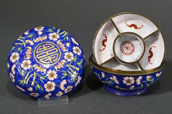 Round box with insert and fine enamel painting ‘Pr… - photo 5